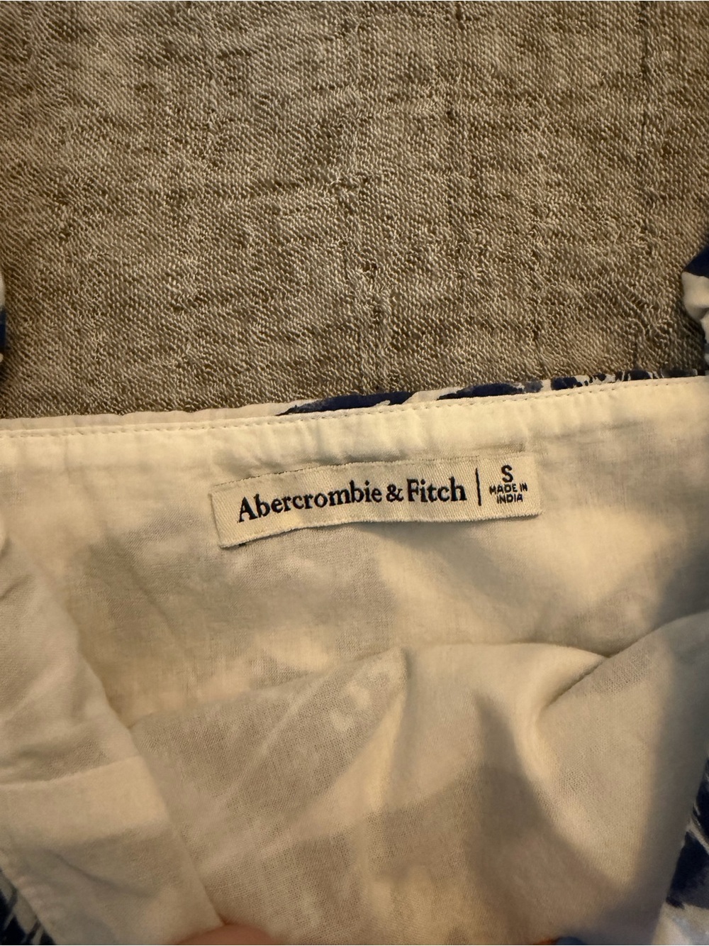 A&F Ruched Strap Crop Top - Picture 4 of 5